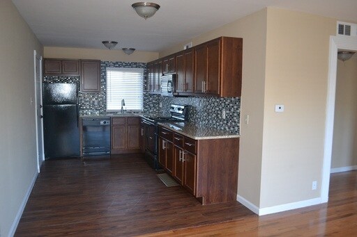 Building Photo - 12571 Old Tesson Rd