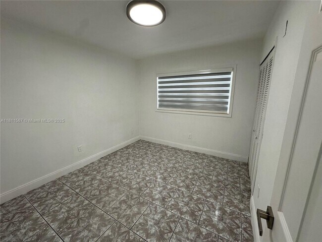 Building Photo - 15640 SW 102nd Pl