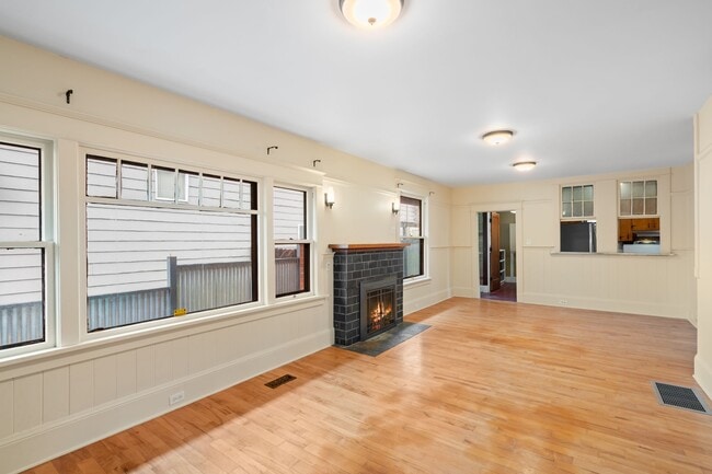 Building Photo - 4036 SE 63rd Ave