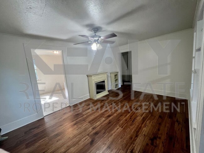 Building Photo - 503 Southdown Pl