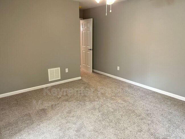 Building Photo - 905 Gardner St