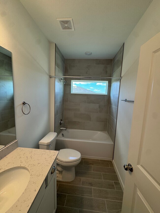 Building Photo - 13717 NW Convergence Blvd