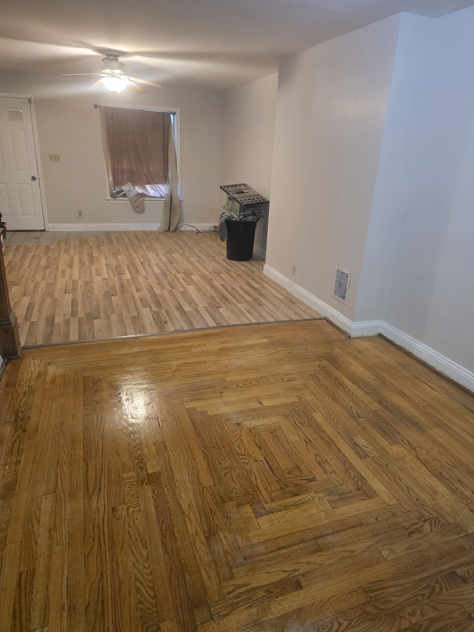 Building Photo - 521 W Greenleaf St