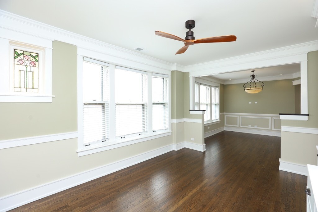 Building Photo - 3837 N Damen Ave