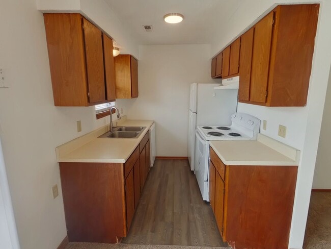 Building Photo - 3960 N Garland Cir
