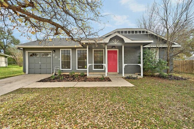 Building Photo - 703 Hyde Park Ct