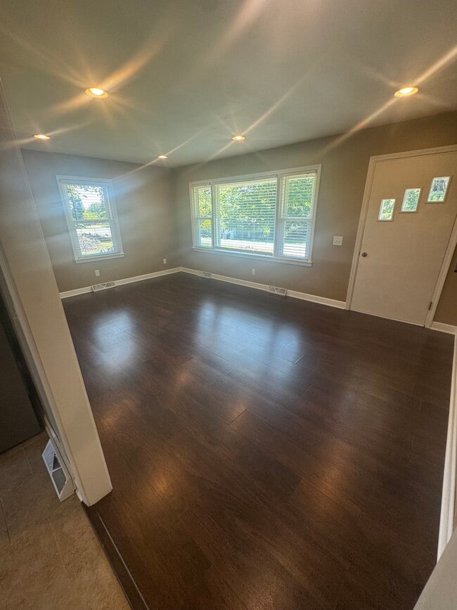 Building Photo - 603 Jefferson St