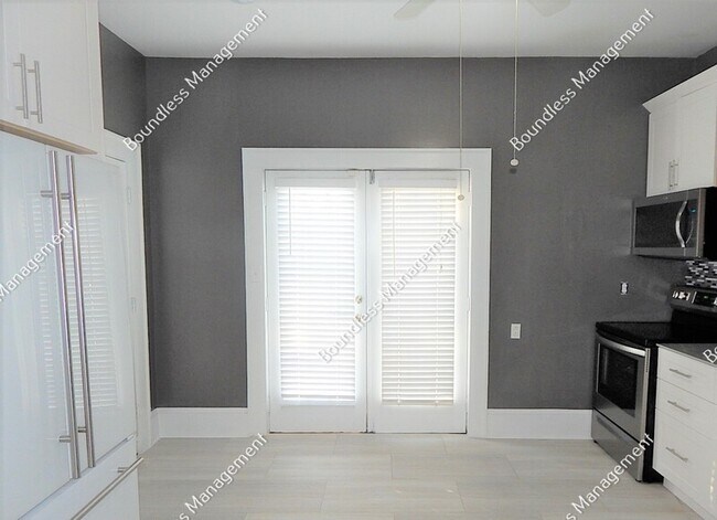 Building Photo - 1429 Beatie Ave SW