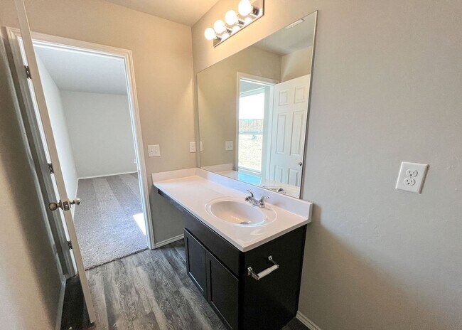 Building Photo - 3 Bed in NW OKC!