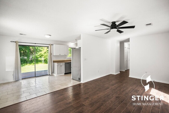 Building Photo - 1713 Drayton Dr
