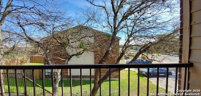 Building Photo - 2-Bed Apartment in the Heart of Universal City