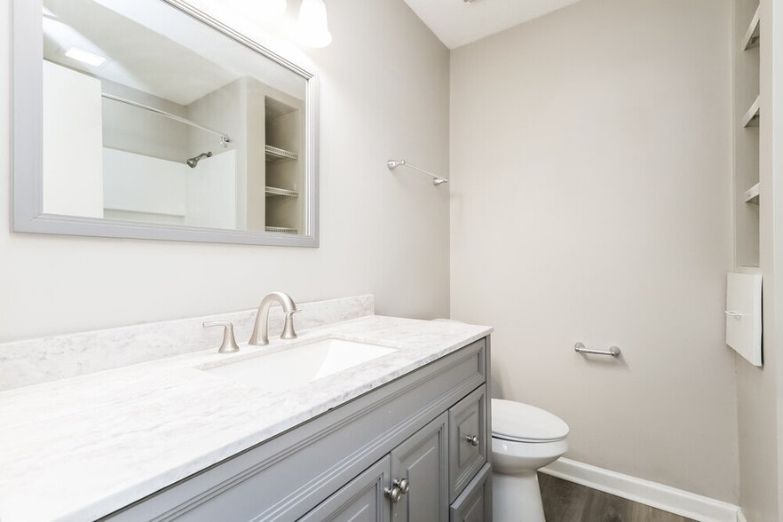 Building Photo - 303 Morgans Turn