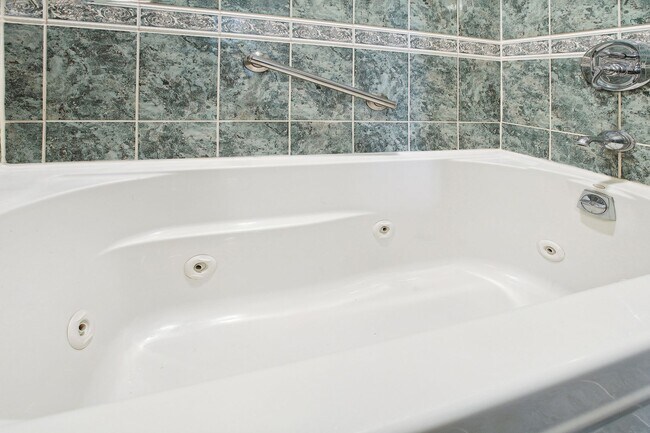 Building Photo - Logan Circle! Available Now! High End // 2...