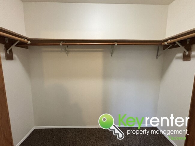 Building Photo - Spacious Northeast Tacoma 3 Bedroom 2.5 Bathroom Home for Rent in Secluded Neighborhood!