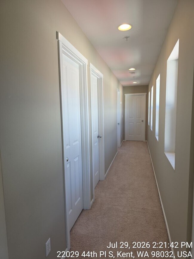 Building Photo - Kent The Parks HOA Community  3 bed, 2.5 bath rental home. Available NOW!