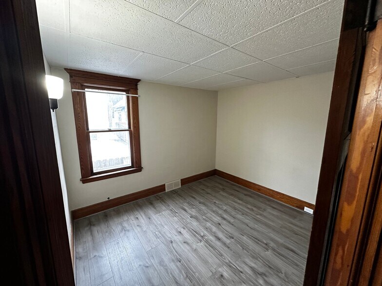 Building Photo - 23 Indian Orchard Pl