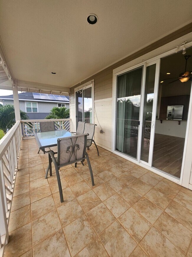 Building Photo - Amazing Home in Moana Estate