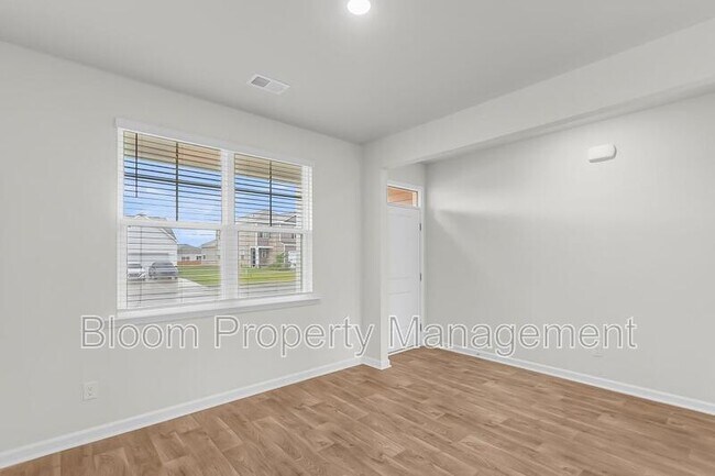 Building Photo - 502 Lk Rdg Blvd