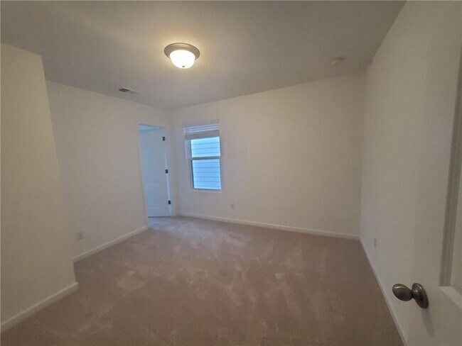 Building Photo - 5745 Thornton Dr
