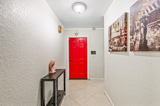 Building Photo - 1242 Wyndcliff Dr