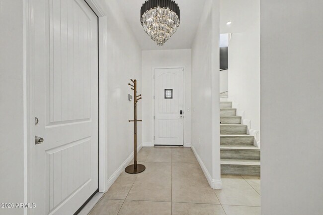 Building Photo - 1344 E Polk St