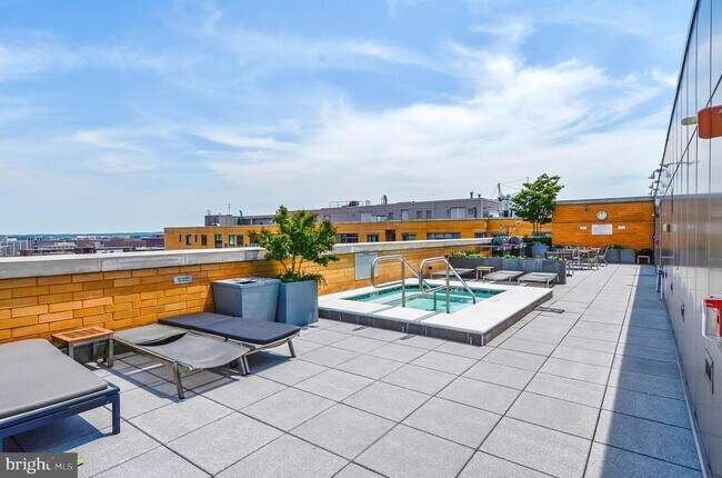 Building Photo - 440 L St NW