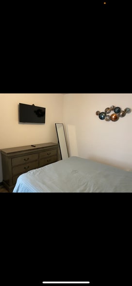 Building Photo - 4806 6th St