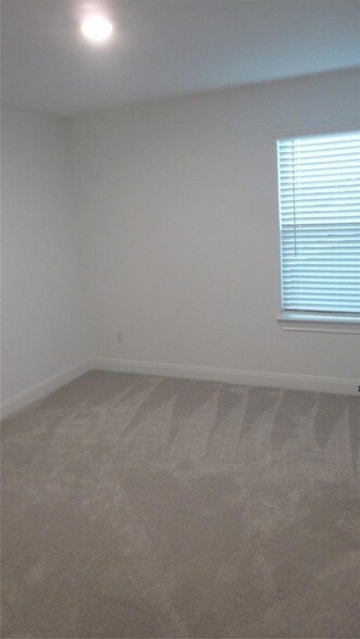 Building Photo - 11904 Paseo de los Lagos Ln