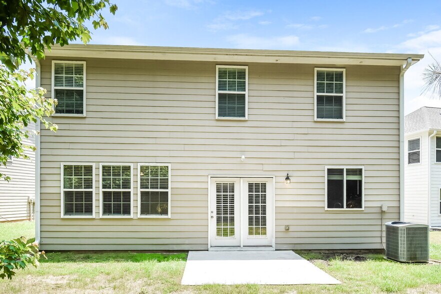 Building Photo - 2110 Valley Creek Dr