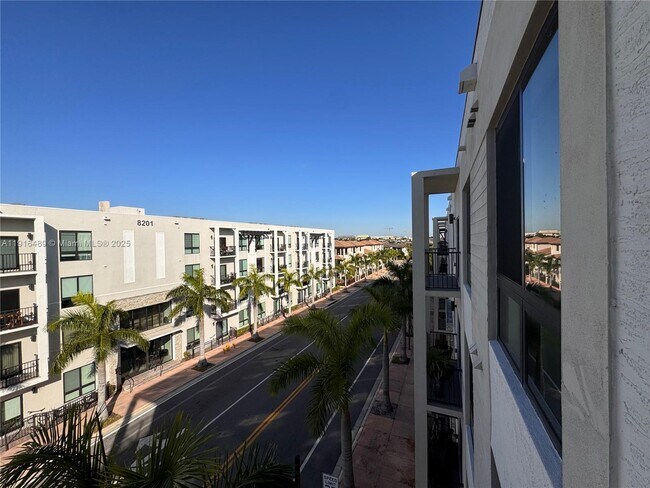 Building Photo - 8167 NW 41st St