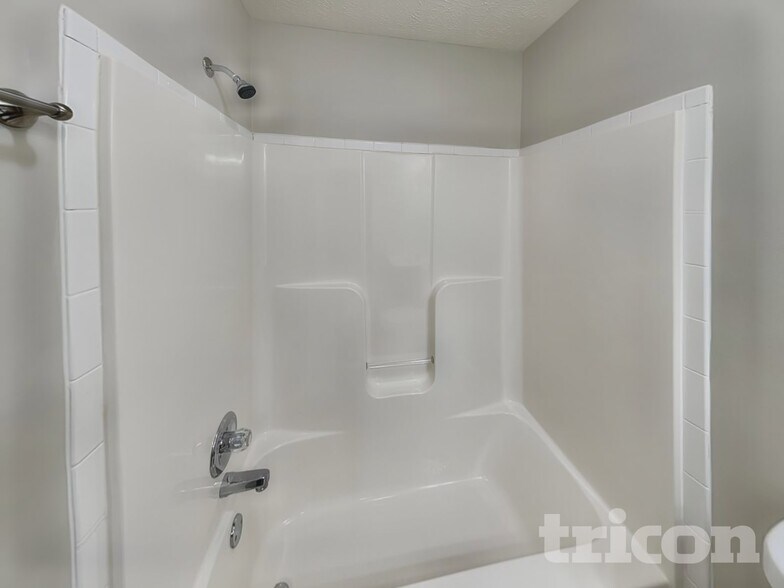 Building Photo - 775 Vera Dr