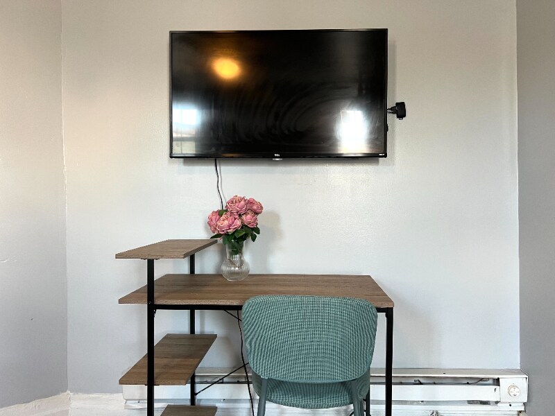 Building Photo - 5023 Spruce St