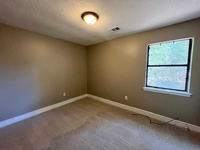 Building Photo - 5189 Haynes Dr