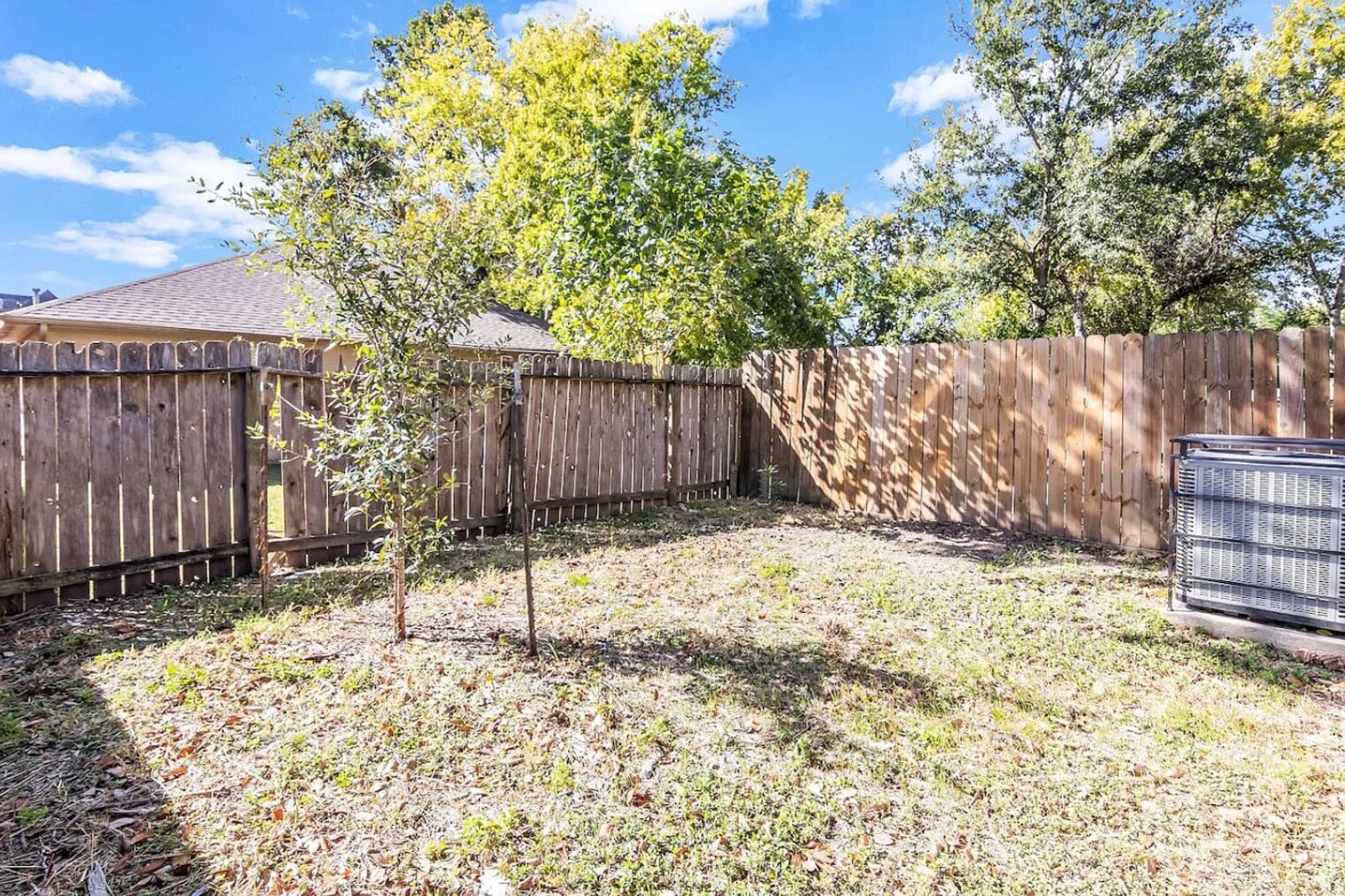 Building Photo - 3518 Dennis St