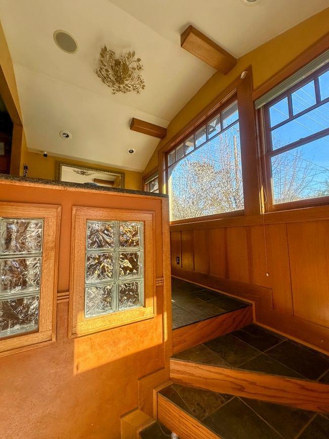 Building Photo - FURNISHED Short Term approved-Gorgeous 4 bed historic home in downtown GJ