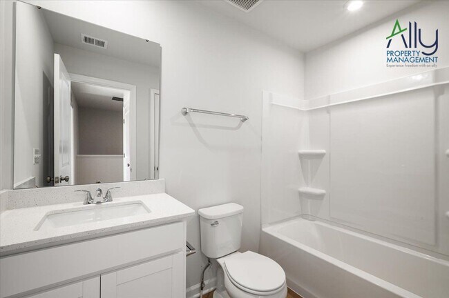 Building Photo - 54 Sophie Kathryn Dr