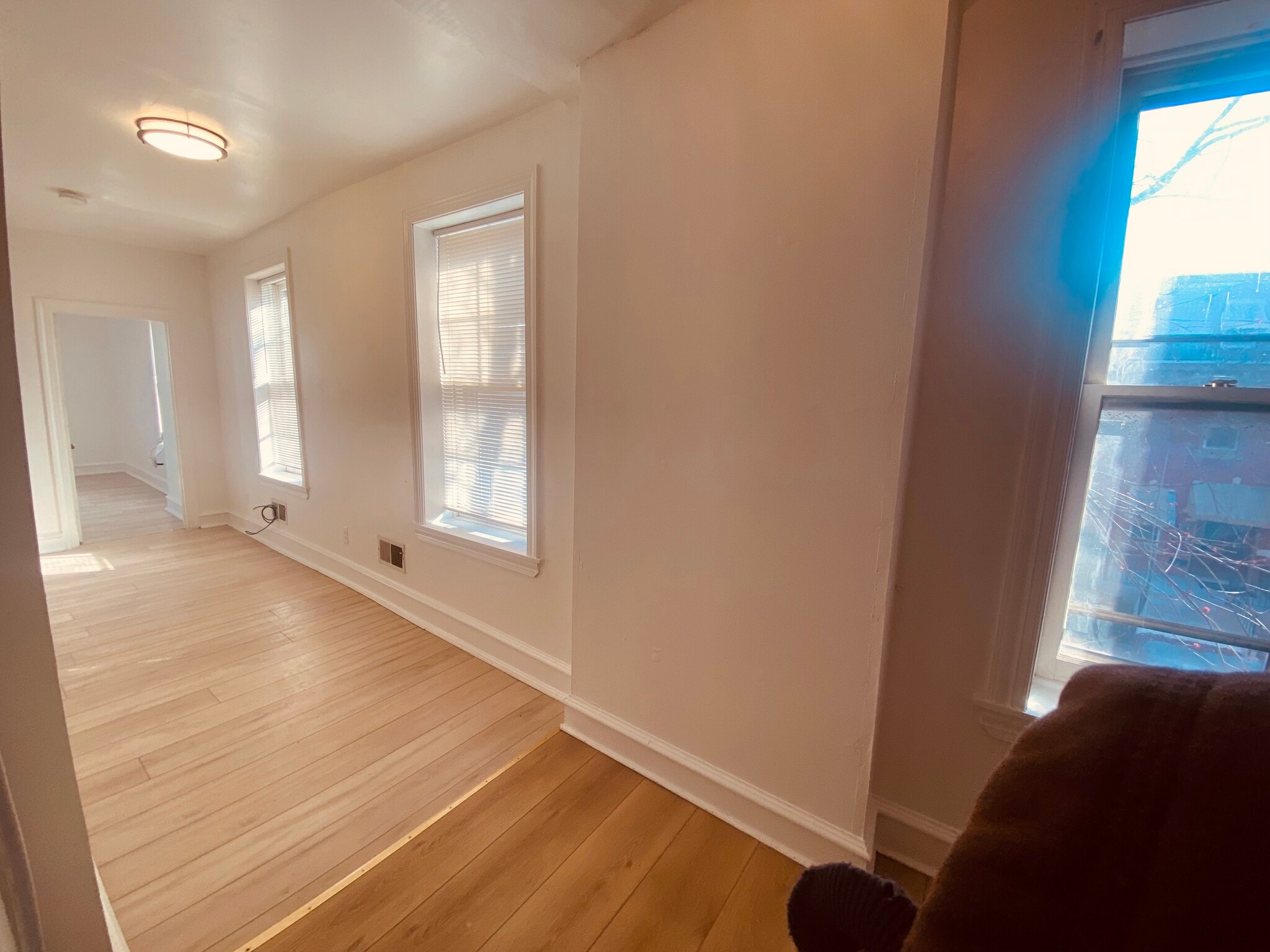 Building Photo - 800 N Van Buren St