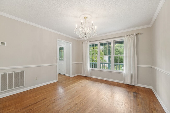 Building Photo - 1610 S Wade Ave