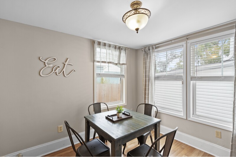 Building Photo - 711 W Blount St