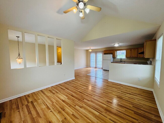 Building Photo - 228 Mountain Breeze Dr