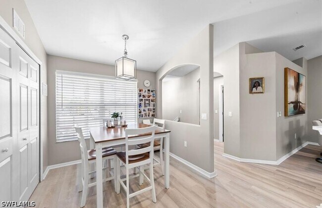 Building Photo - 10135 Colonial Country Club Blvd