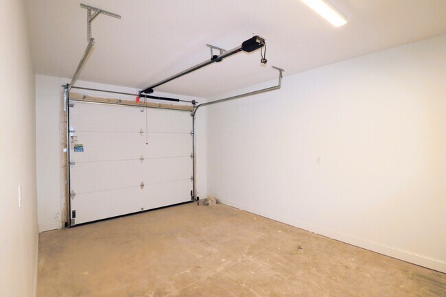 Building Photo - 116 Independence Ln