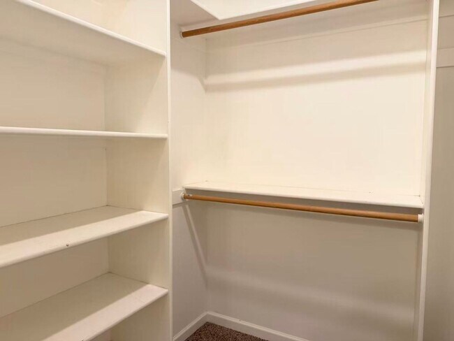 Building Photo - 3217 Gwen Ct SE