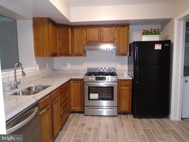 Building Photo - 1914 Duffield Ln