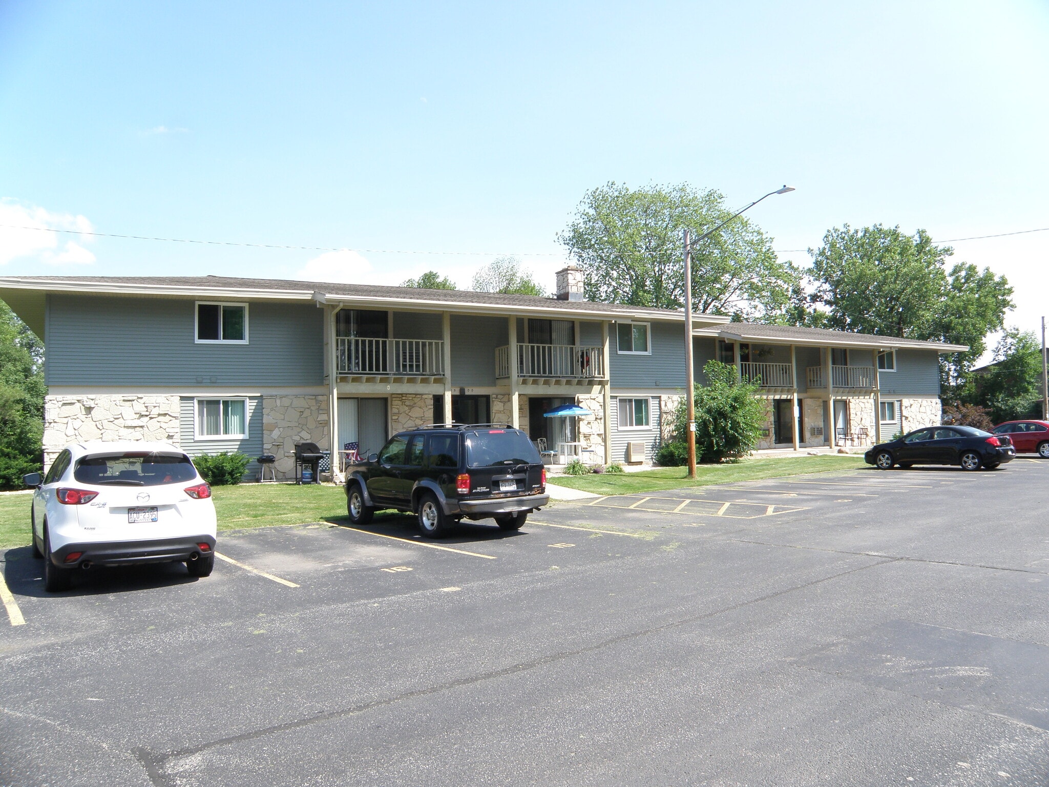 Building Photo - 2500 Wilson Ct