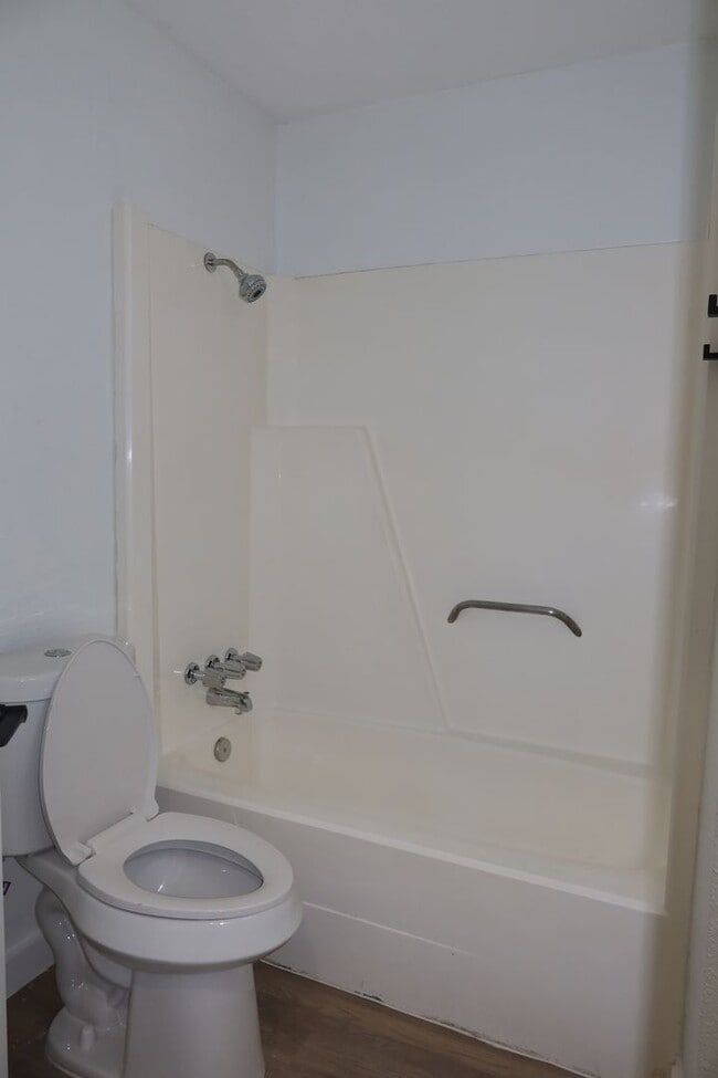 Building Photo - Aberdeen Duplex - 2Bd/2Ba - Remodeled - W/D - Fireplace - Garage - Fenced Patio - $1600