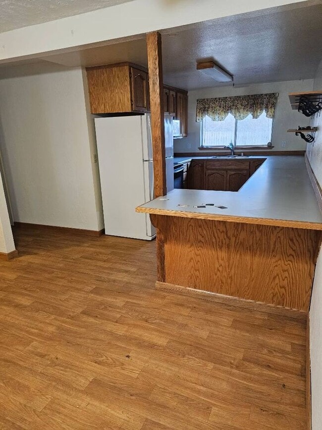Building Photo - 3Br/1 Bath Home in Susanville