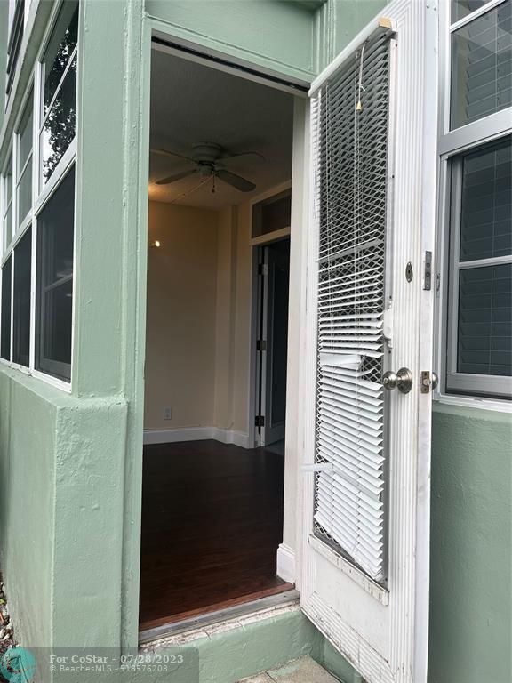 Building Photo - 2771 Taft St