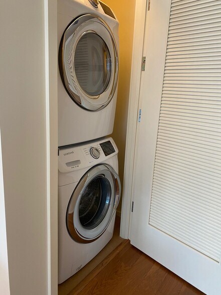 Washer Dryer - 35 E 100 S