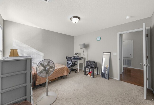 Building Photo - Charming home in Bentonville School District